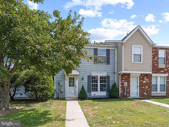 2nd image of 55 Victoria Manor Ct
