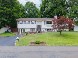 2 Gilmore Dr, Stony Pt, NY 10980