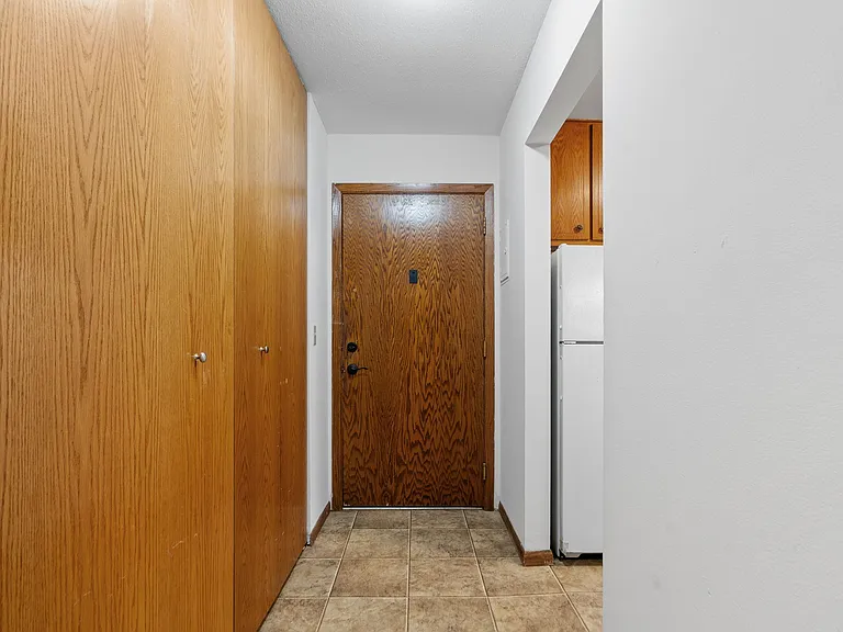 1605 Minnehaha Apartments — Photo 43
