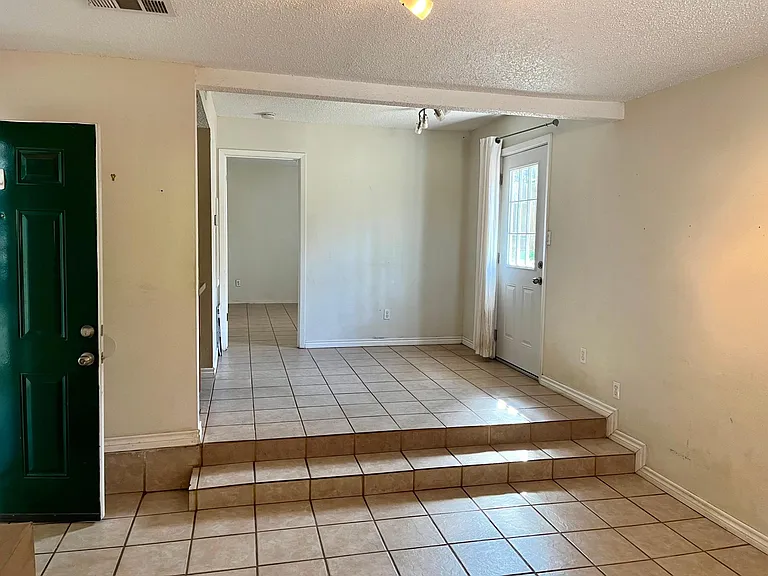 3105 S 1st St #101 — Photo 3