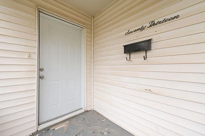 3 bed, 1.5 bath, 1266 sqft, $1,375 — Photo 2