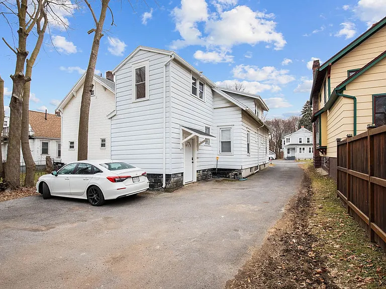 414 Herkimer St — Photo 2