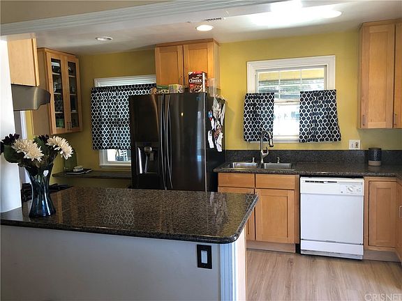 2nd image of 8028 Saloma Ave