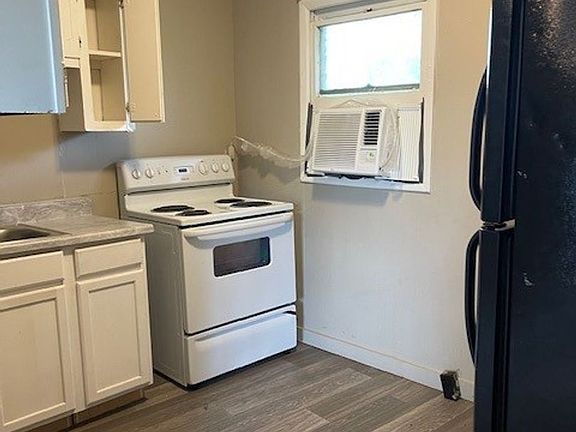 3rd image of 101 N Clay St #F
