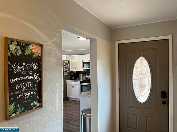 3rd image of 2702 Diane Ln