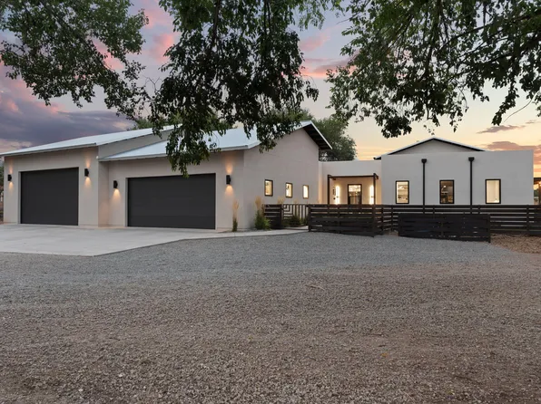 215 White Horse Ln, Corrales, NM 87048