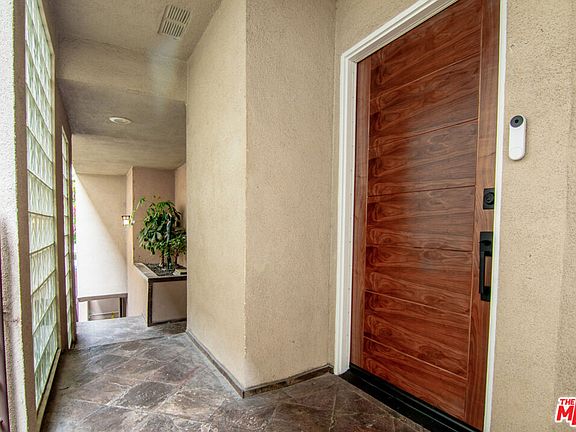 2nd image of 824 Westmount Dr #2
