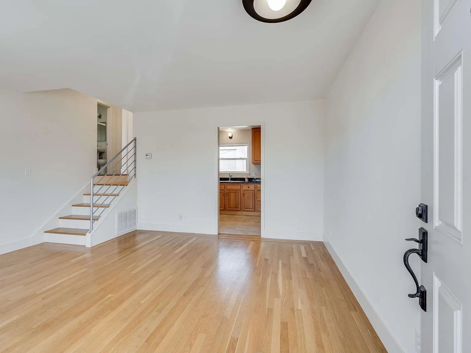 1 bed, 550 sqft, $2,395 — Photo 4