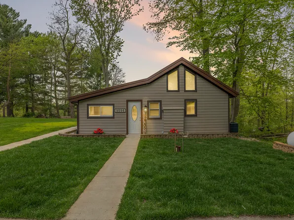9596 Oriole Dr, Coopersville, MI 49404
