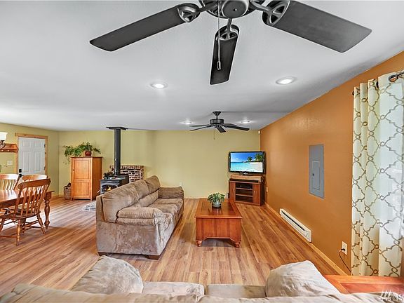5th image of 14928 61st St NE