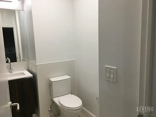 Rented by NY Living Solutions | media 23