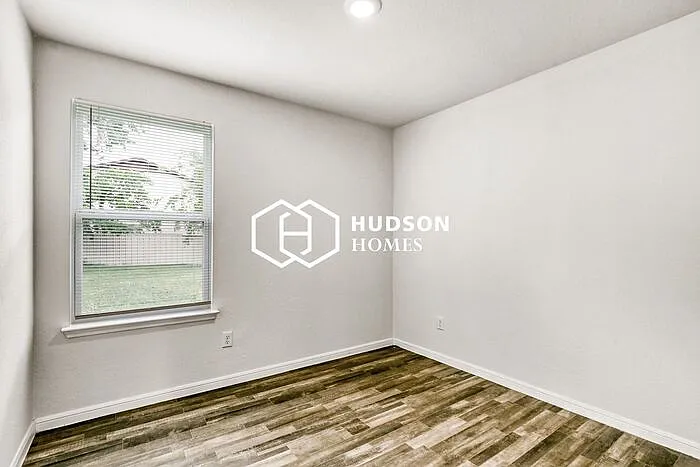 415 E Garrison Ave #B — Photo 11