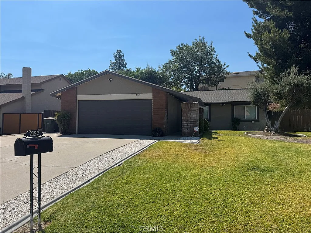 3 bed, 1340 sqft, $3,300 — Photo 1