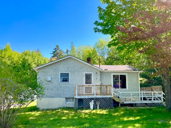 4 Long Pond Road, Southwest Harbor, ME 04679
