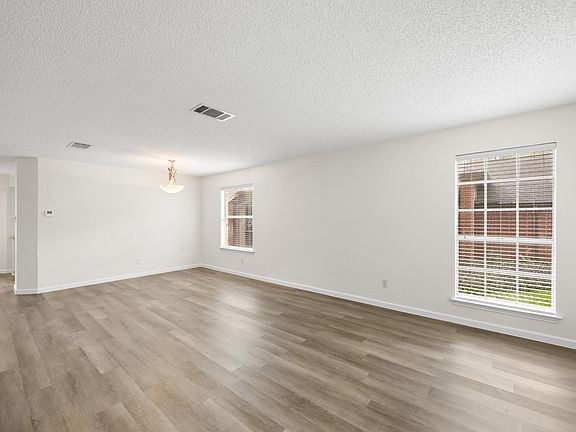 3rd image of 6018 La Naranja Ln