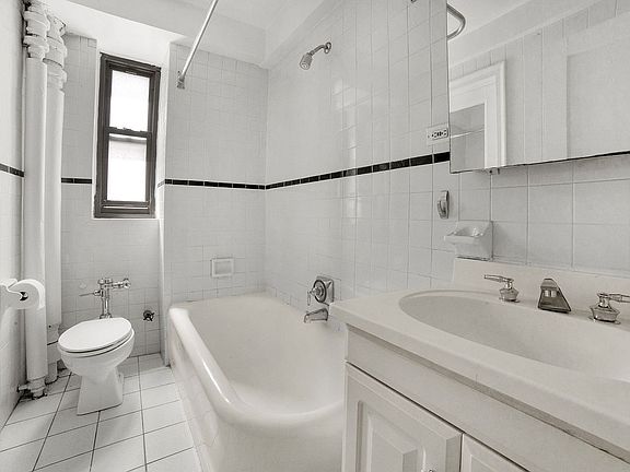 5th image of 117 E 77th St APT 4C