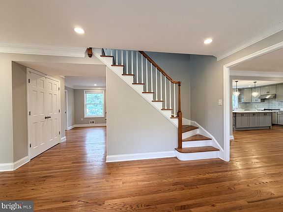 3rd image of 6012 Overlea Rd