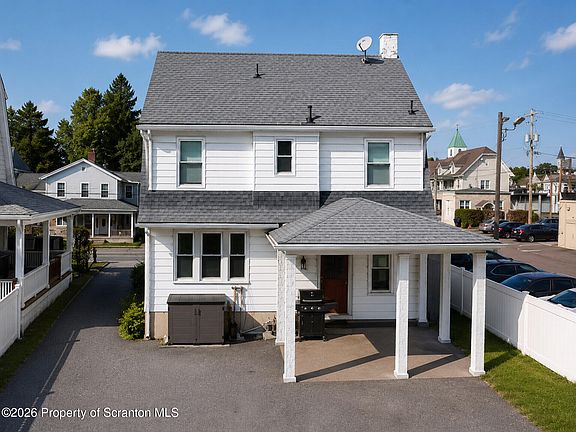 3rd image of 2020 Green Ridge St