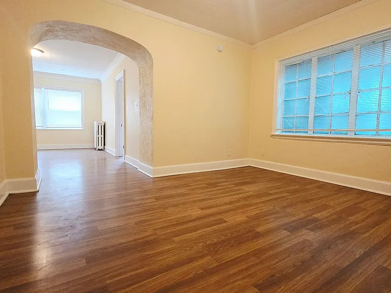 1524-1528 S Broadway St — Photo 3