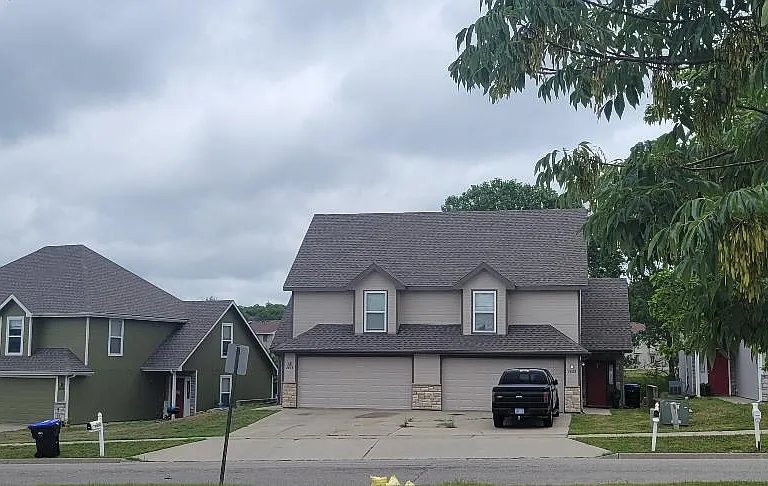 3618 SW Chelsea Dr — Photo 1