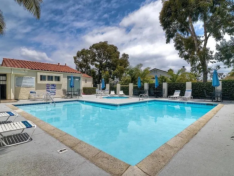 6721 Clover Ct — Photo 16