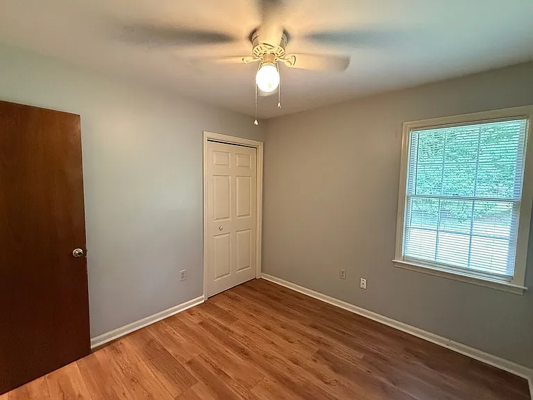 209 Longstreet St — Photo 23