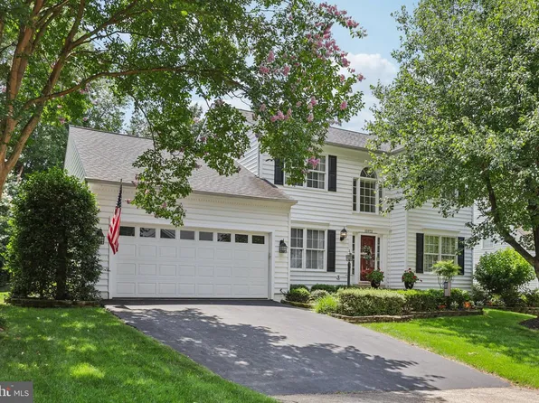 15972 Kensington Pl, Dumfries, VA 22025