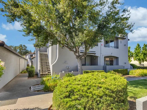 5201 Laguna Oaks Dr Unit 12, Elk Grove, CA 95758