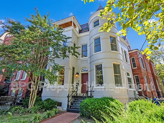 2nd image of 901 N Carolina Ave SE #2