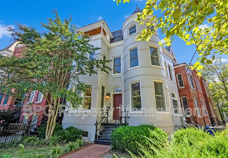 901 N Carolina Ave SE #2 — Photo 2