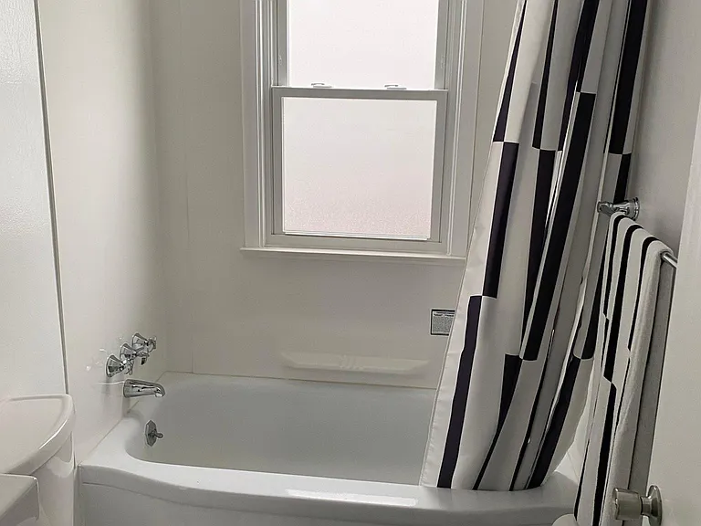 528 E Cambourne St — Photo 11