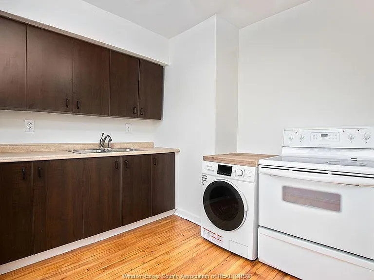 1567 Cataraqui St #UPPER — Photo 7