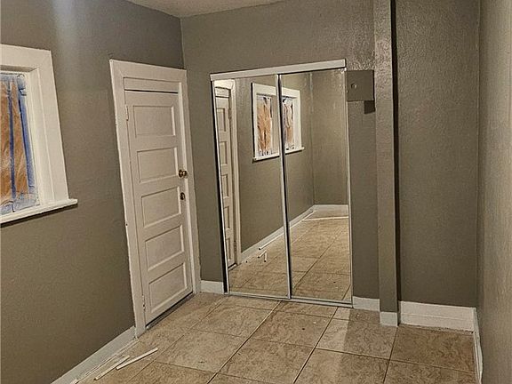 3rd image of 535 W 54th St