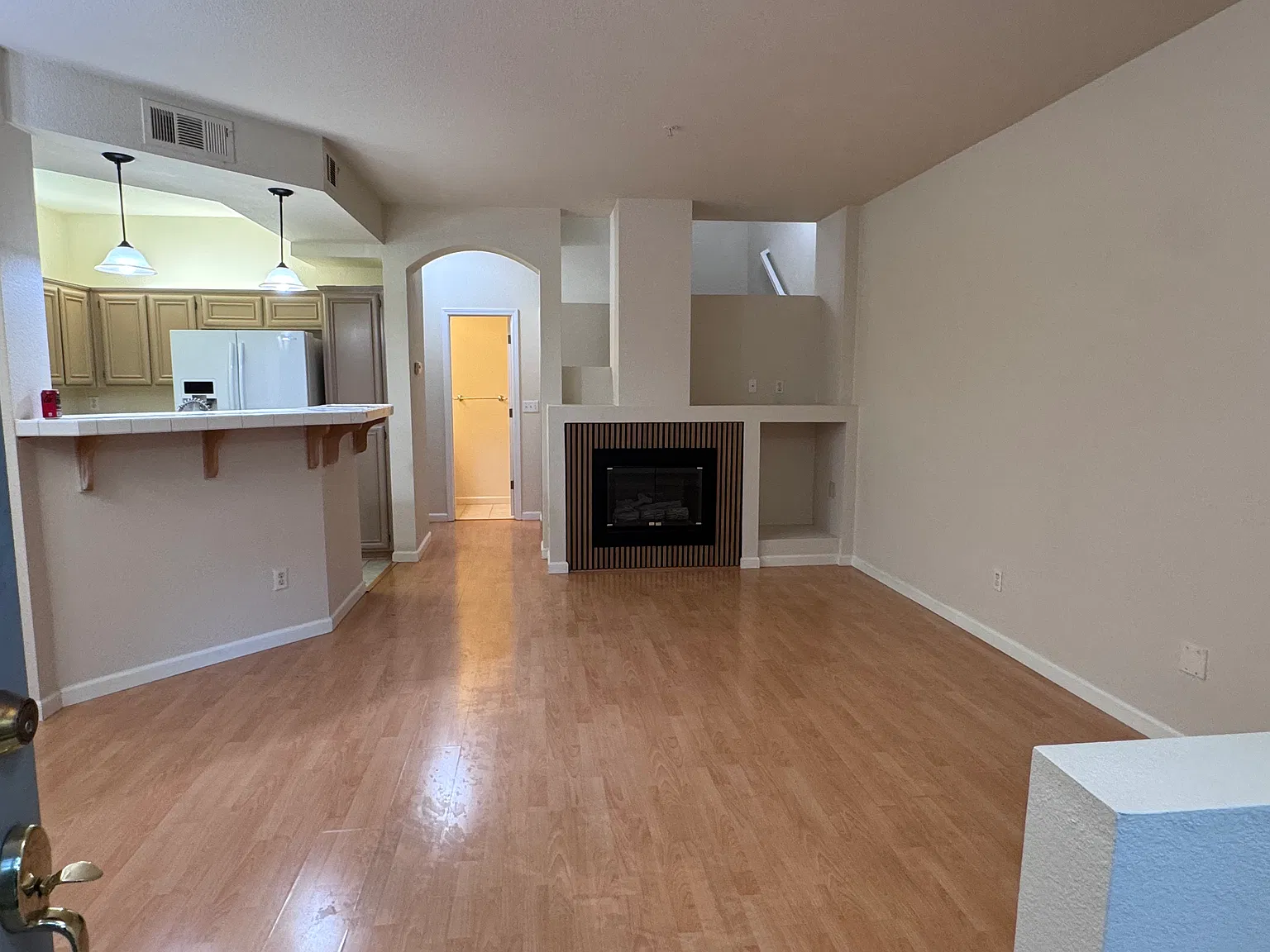 2 bed, 2.5 bath, 1285 sqft, $3,699 — Photo 3