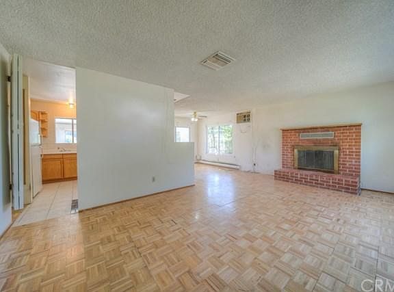 2nd image of 43241 Whittier Ave