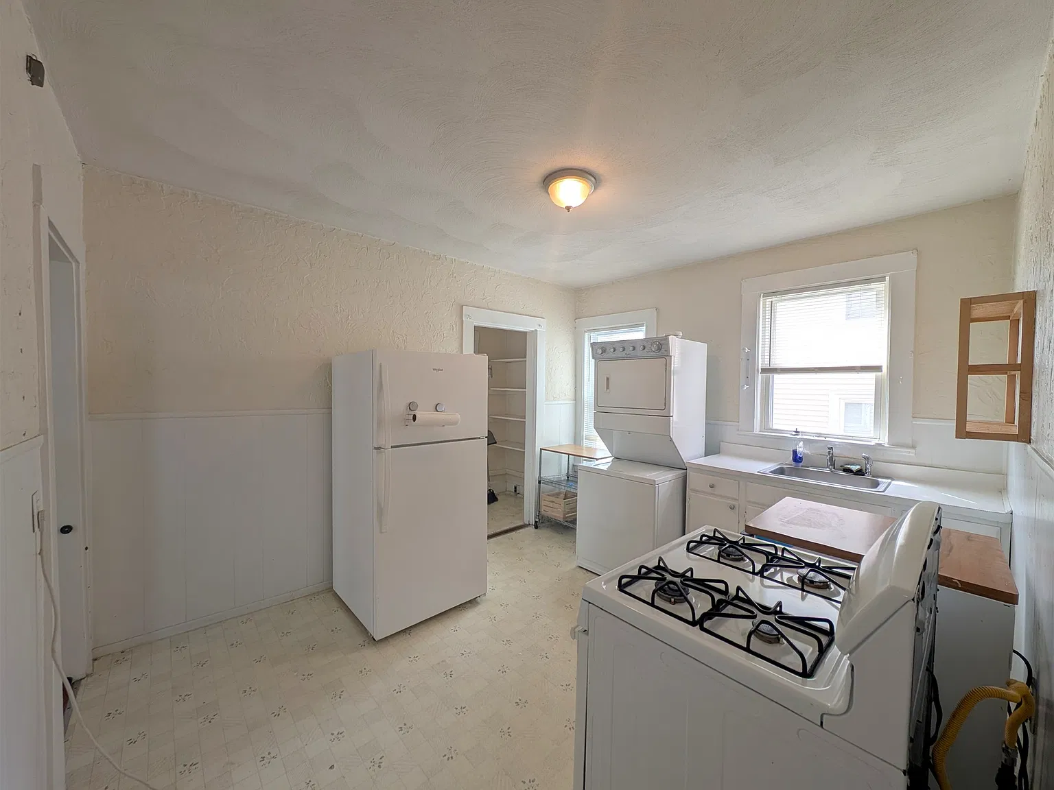 2 bed, $2,800 — Photo 2