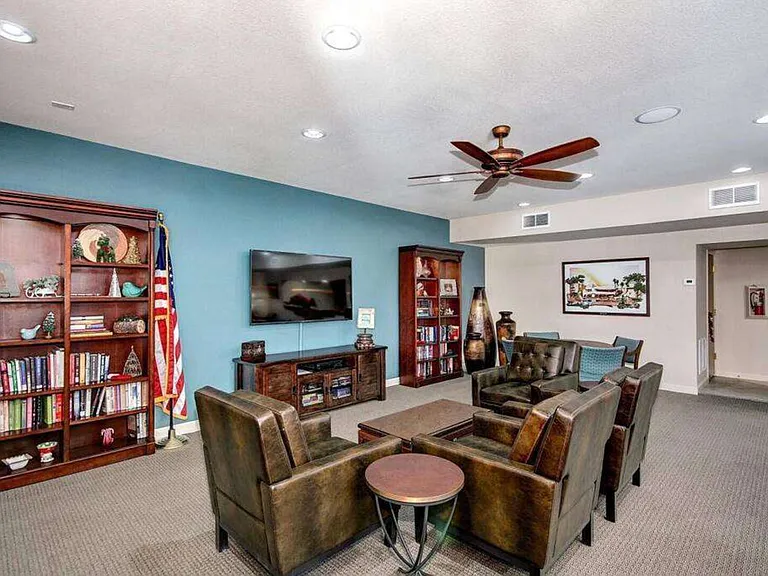 N Paradise Village Pkwy W — Photo 24