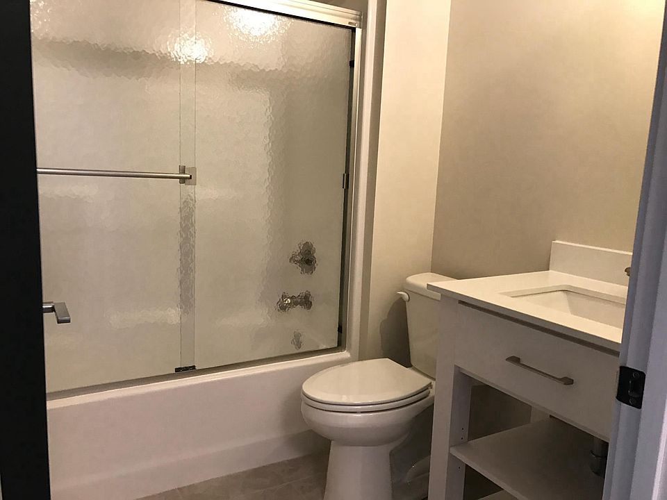 Guest bathtoom