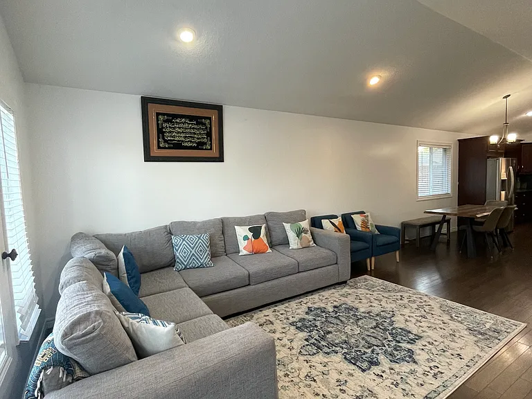 3 Lawrence Ave — Photo 4