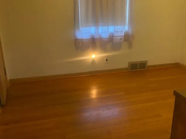 6870 Winthrop St, Detroit, MI 48228