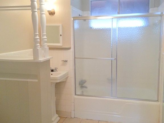 Mather bath off walk in closet/ dressing room