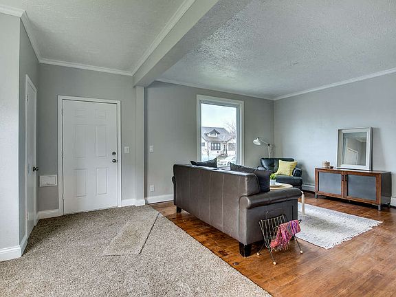 4th image of 3306 Irving Ave N