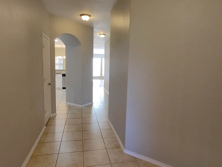 516 Rustic Oak Ln — Photo 4