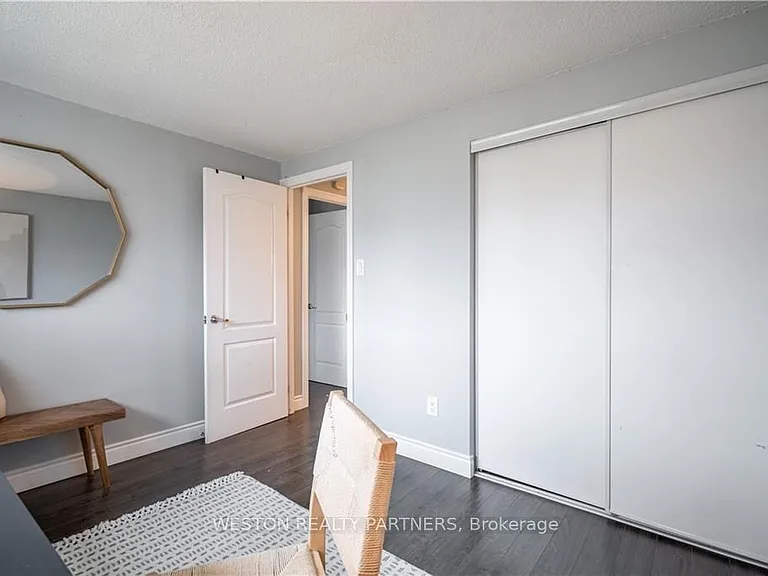125 Limeridge Rd W #8 — Photo 7