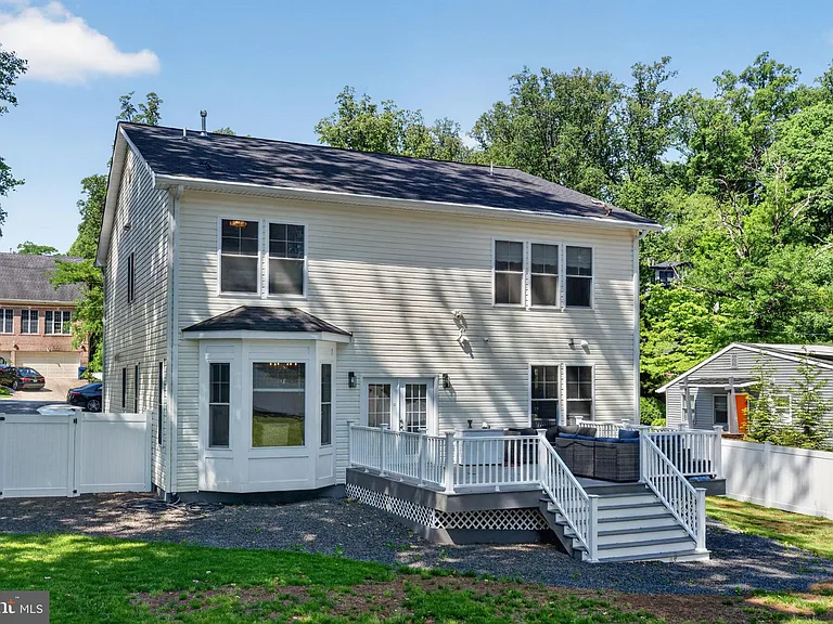 3925 Ashwood Pl — Photo 63