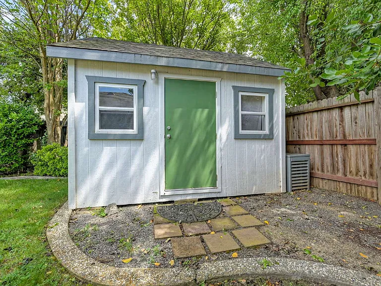 1690 Gill Dr — Photo 41