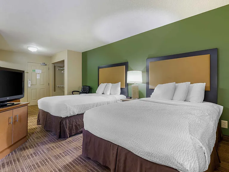 Deluxe Studio - 2 Full Beds