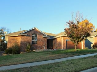 2375 W Cantebury St, Springfield, MO 65810