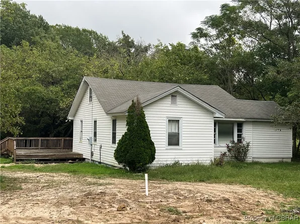 997 Barricks Mill Rd, Topping, VA 23169