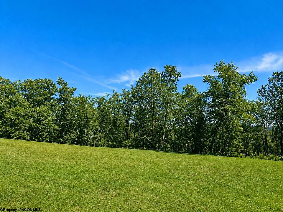 2nd image of 103 Mountain Ln